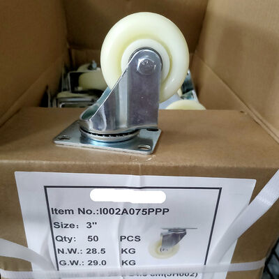 عجلات مطاطية زرقاء مع هيكل فولاذي، مثالية للمستودعات والمعدات التي تحتاج إلى عجلات متينة